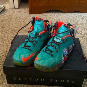 Lebron 12 sneakers